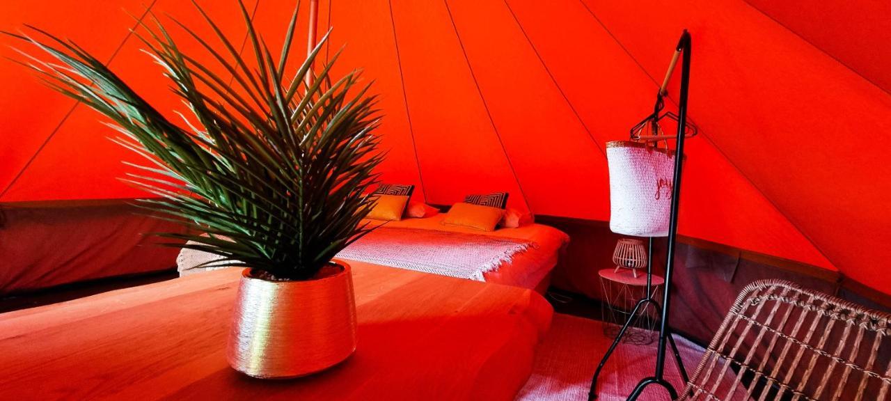 Fiertelmeers Boutique Glamping Hotel Ronse Bagian luar foto